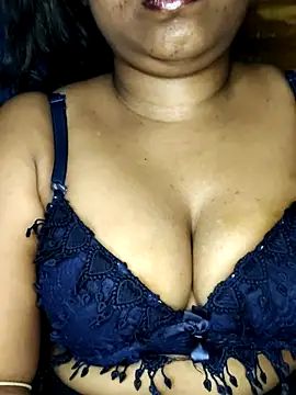 hotmiki online show from April 2026 06:47:02 PM