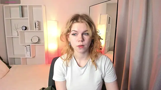 ElizabethVane online show from June 2026 05:12:01 AM