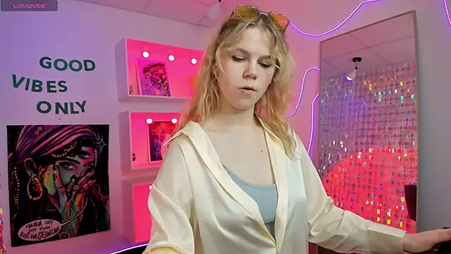 ElizabethVane online show from June 2026 05:27:01 AM