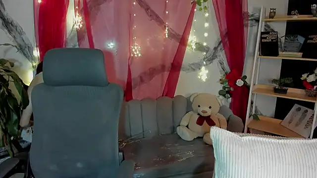 AlaskaFlowerss1  online show from May 2026 04:30:01 AM