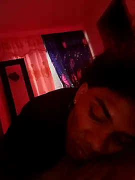 Snapshot of DamianDistroyer chatting on March 2026 03:11:01 AM DamianDistroyer online show from March 2026 03:11:01 AM