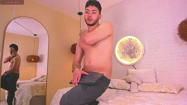 Snapshot of Dylan_vega01 chatting on March 2026 04:01:01 PM Dylan vega01 online show from March 2026 04:01:01 PM