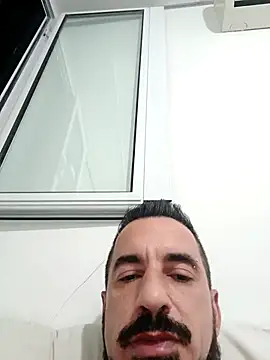 Snapshot of muscle_model33 chatting on March 2026 05:44:01 AM muscle model33 online show from March 2026 05:44:01 AM