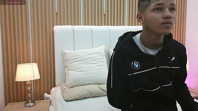 Kelvin Josue online show from May 2026 08:26:02 PM
