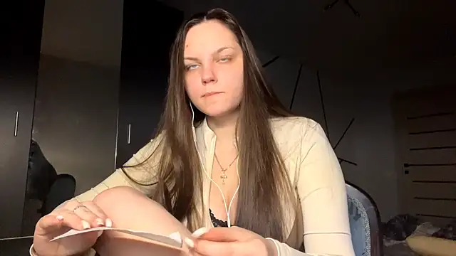 EmilyCroft online show from March 2026 04:01:02 PM