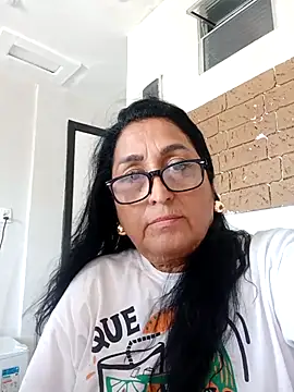 ianaellem online show from April 2026 05:10:01 PM