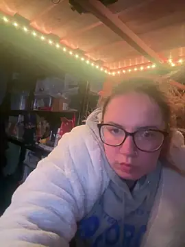 Snapshot of curvyneon chatting on March 2026 07:03:02 PM curvyneon online show from March 2026 07:03:02 PM