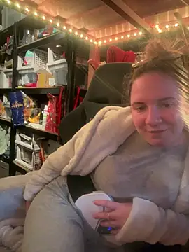 Snapshot of curvyneon chatting on April 2026 02:15:01 PM curvyneon online show from April 2026 02:15:01 PM