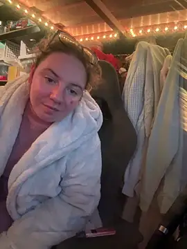 Snapshot of curvyneon chatting on April 2026 07:22:01 PM curvyneon online show from April 2026 07:22:01 PM