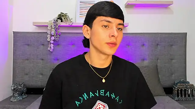 Andrew restrepoo online show from April 2026 03:36:02 PM