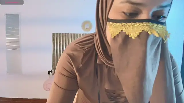 Aminaa Kaarim online show from May 2026 06:24:01 PM