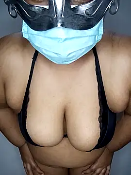 whitechubby07 online show from April 2026 03:47:02 PM