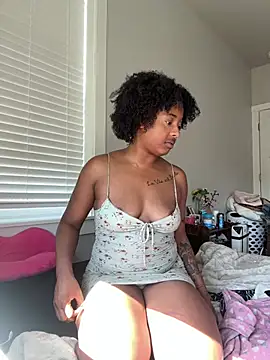 Snapshot of bbabbykimmie chatting on June 2026 11:35:01 PM bbabbykimmie online show from June 2026 11:35:01 PM