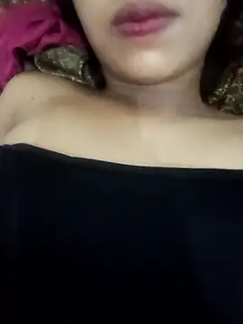 Candyy crushh online show from April 2026 07:16:01 PM