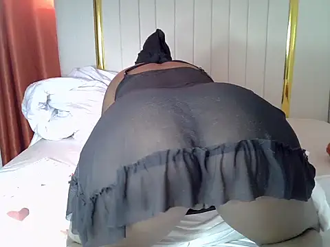 Snapshot of mamamia_the_queen chatting on March 2026 12:16:02 PM mamamia the queen online show from March 2026 12:16:02 PM