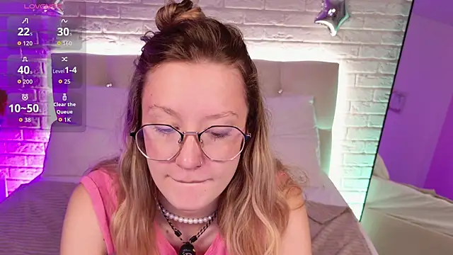 AmelieViolet online show from June 2026 10:06:02 AM
