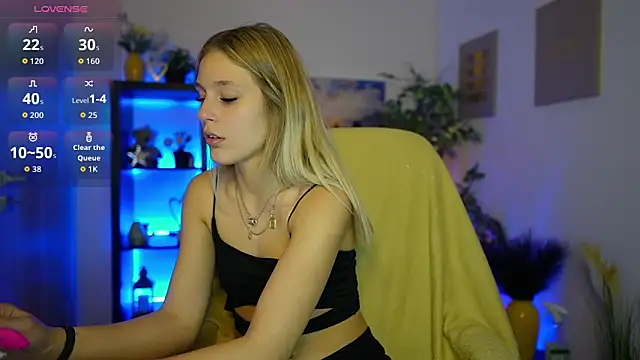Luna Grace18 online show from May 2026 05:07:02 PM