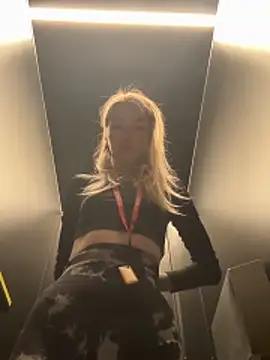 Lady Mia69 online show from March 2026 03:59:01 PM