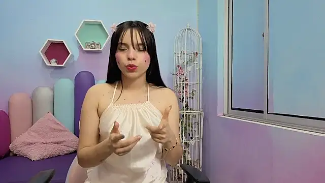 Isaa Skinny online show from June 2026 03:45:01 AM