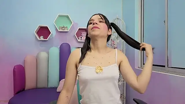 Isaa Skinny online show from June 2026 03:51:02 AM