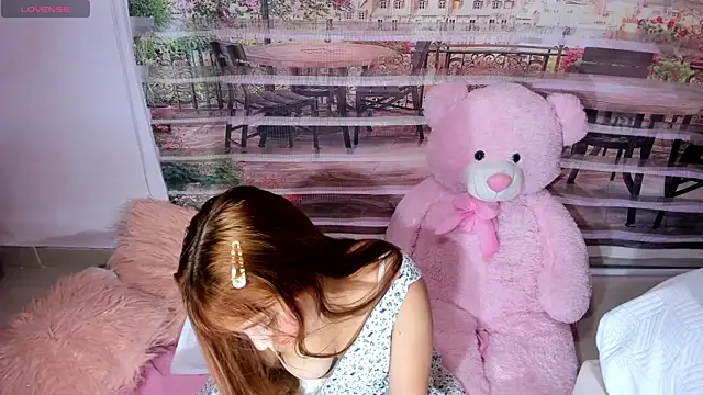 little doll18  online show from June 2026 07:57:02 PM