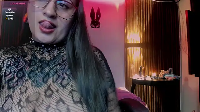 Violett 8 online show from June 2026 01:32:02 AM