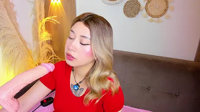 Amber Palmer online show from May 2026 08:26:01 PM