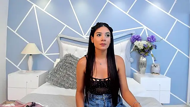 EmmaFosther online show from July 2026 06:24:02 PM