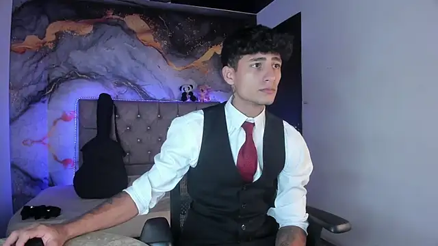 Snapshot of MaxiimoRomano_ chatting on April 2026 01:28:02 PM MaxiimoRomano online show from April 2026 01:28:02 PM