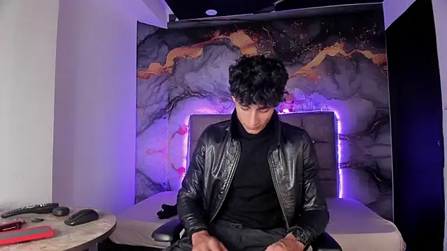 Snapshot of MaxiimoRomano_ chatting on April 2026 01:41:02 PM MaxiimoRomano online show from April 2026 01:41:02 PM