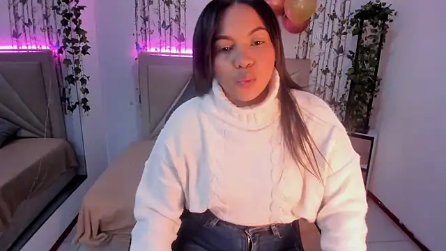 Snapshot of adhara_angelss chatting on May 2026 02:41:01 AM adhara angelss online show from May 2026 02:41:01 AM