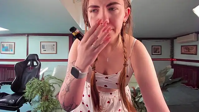 Kirarustle1 online show from May 2026 01:47:02 AM