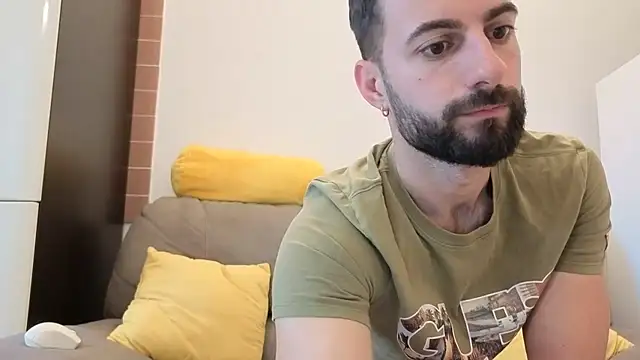 AmicisegretiITA online show from April 2026 05:30:01 AM