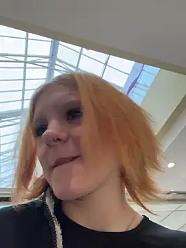 Snapshot of NinaParri chatting on April 2026 03:50:01 AM NinaParri online show from April 2026 03:50:01 AM
