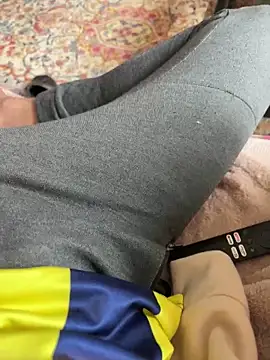 Snapshot of Emirr10 chatting on March 2026 11:04:01 AM Emirr10 online show from March 2026 11:04:01 AM