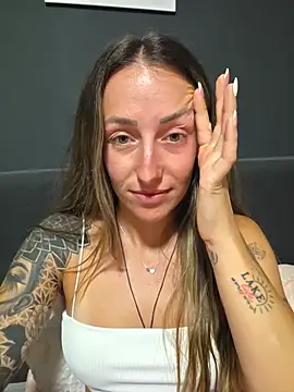 NicoleKaiser online show from May 2026 06:09:01 PM