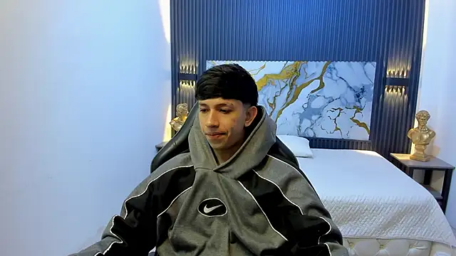 AdrianFranko online show from May 2026 01:18:01 PM