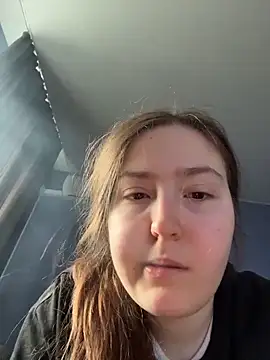 Snapshot of charmingggirl chatting on April 2026 06:58:01 AM charmingggirl online show from April 2026 06:58:01 AM