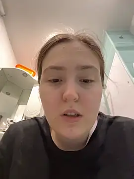 Snapshot of charmingggirl chatting on April 2026 07:53:01 AM charmingggirl online show from April 2026 07:53:01 AM