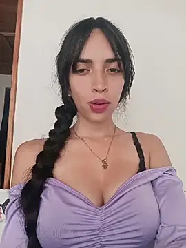 DolceLucie online show from April 2026 07:55:02 PM