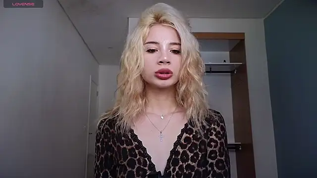 Snapshot of st_uirt chatting on March 2026 02:38:01 PM st uirt online show from March 2026 02:38:01 PM