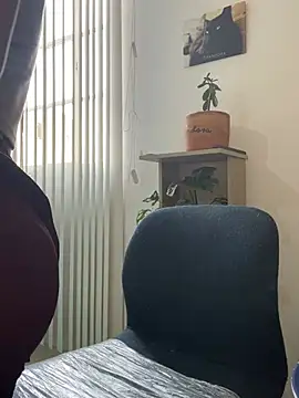 Roxa420 online show from March 2026 07:17:01 PM