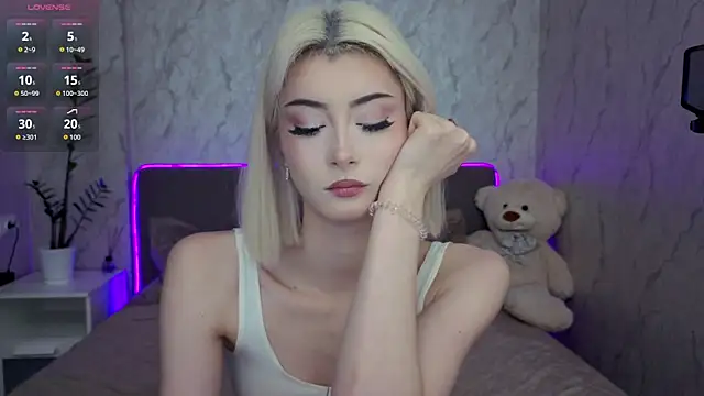 kittysocutie online show from May 2026 12:04:02 AM