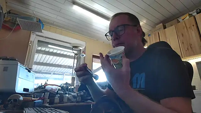 Snapshot of Toebsexxx chatting on March 2026 12:53:02 PM Toebsexxx online show from March 2026 12:53:02 PM