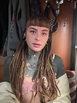 HornyHippy1 online show from May 2026 02:00:01 PM