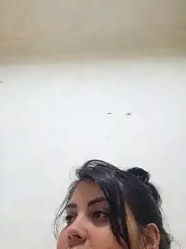 HotCubaLinda online show from March 2026 02:00:02 AM