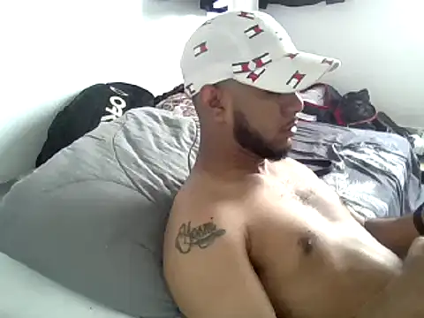 Snapshot of millerthh chatting on May 2026 09:01:02 PM millerthh online show from May 2026 09:01:02 PM
