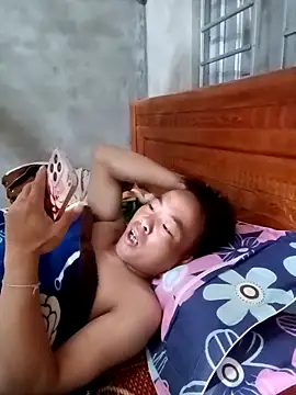 Snapshot of boy-pho- chatting on March 2026 10:53:01 PM boy-pho- online show from March 2026 10:53:01 PM