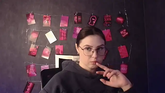 Nika nik a online show from March 2026 06:19:01 AM