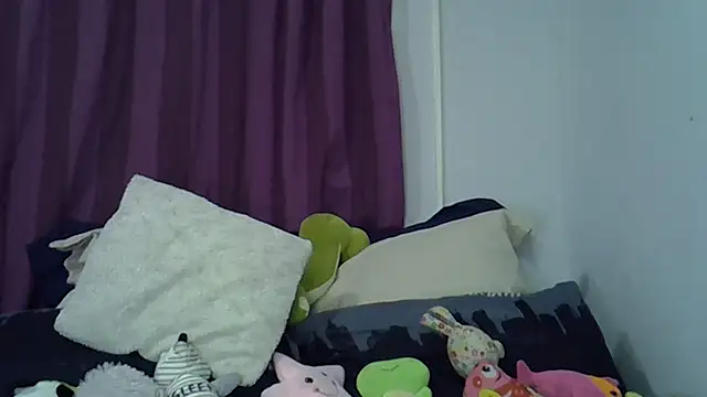 CurvySnowflakes online show from July 2026 08:40:01 AM